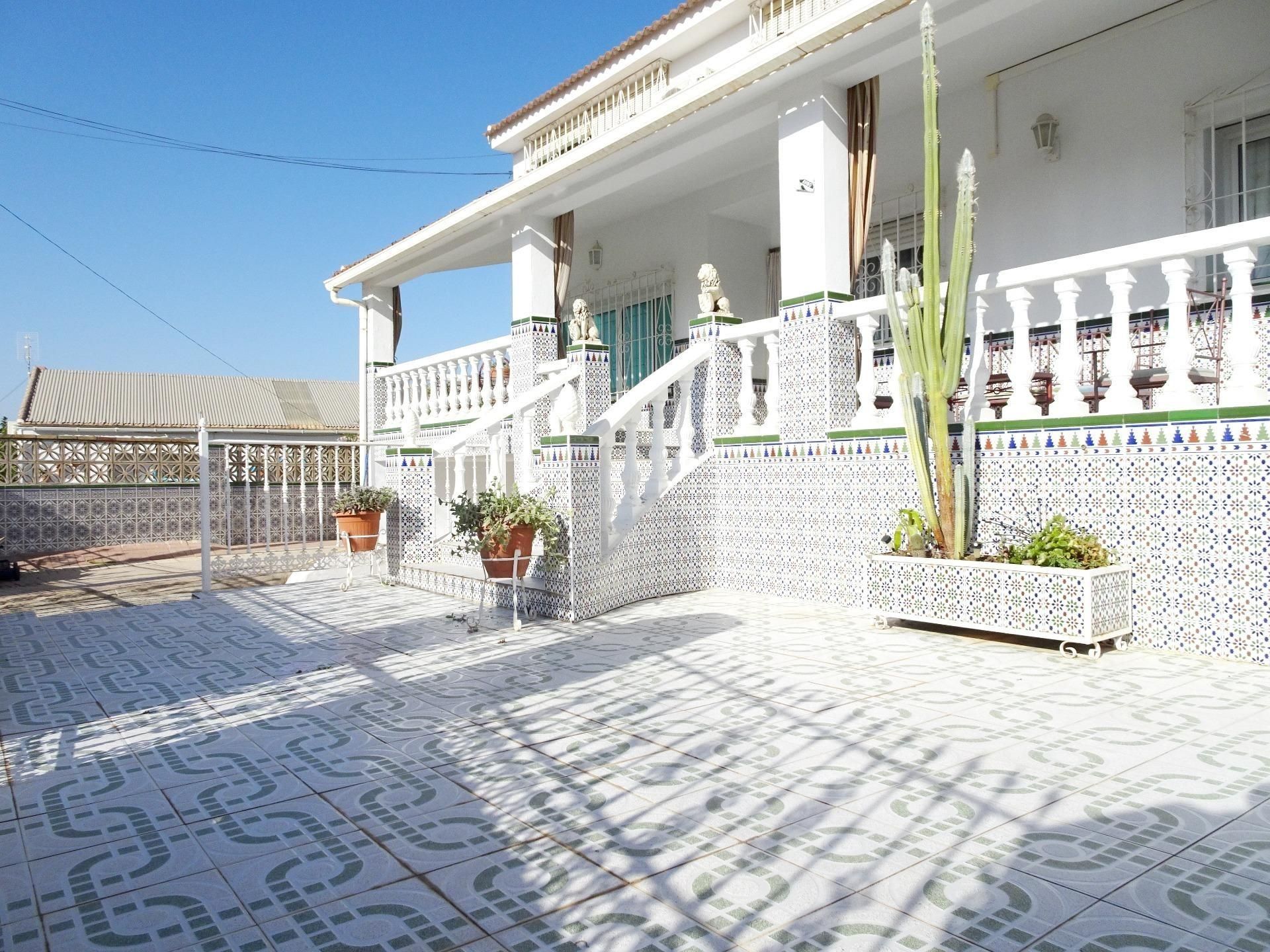 Exterior view of House or chalet for sale in Alhaurín de la Torre  with Air Conditioner, Private garden and Swimming Pool