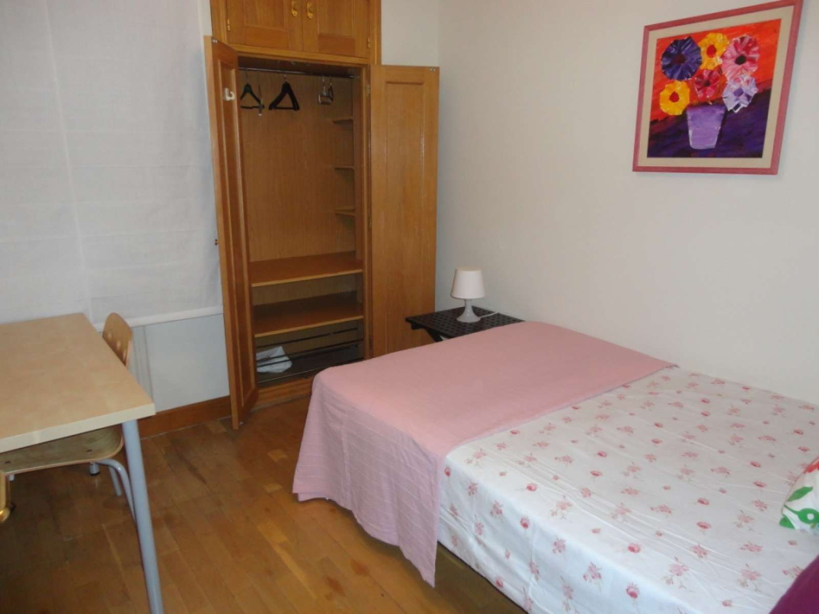 Bedroom of Flat to share in Pozuelo de Alarcón  with Air Conditioner, Heating and Terrace