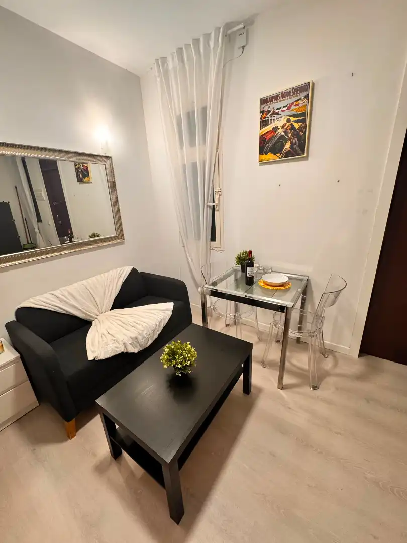 Study for rent in Calle del Pico Cejo, Numancia