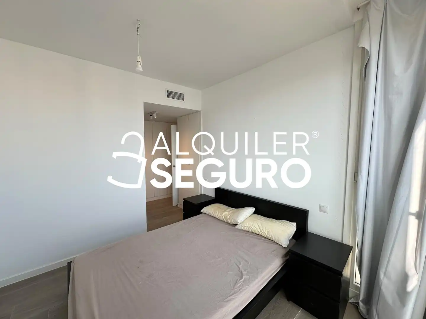Bedroom of Flat for rent in Madrid  with Air Conditioner, Heating and Storage room