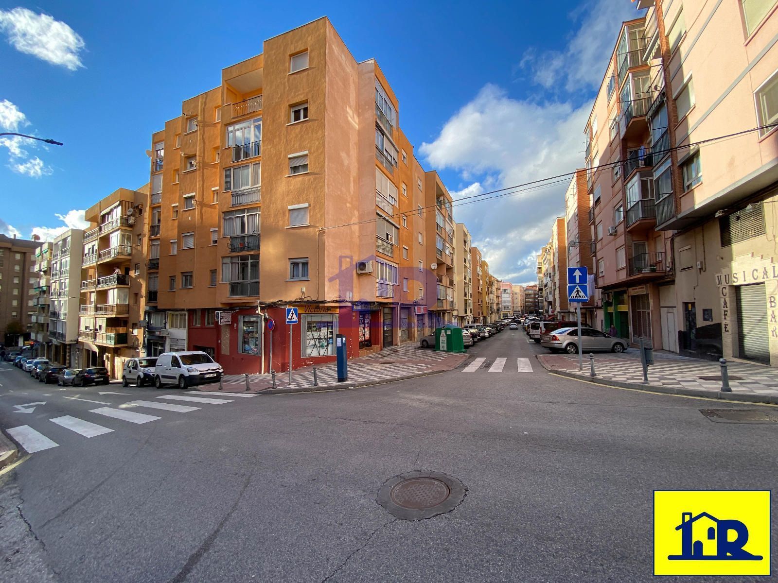 Vista exterior de Pis en venda en Cuenca Capital amb Calefacció, Terrassa i Traster