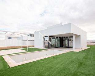 Vista exterior de Casa o xalet de lloguer en Bétera amb Aire condicionat, Calefacció i Jardí privat