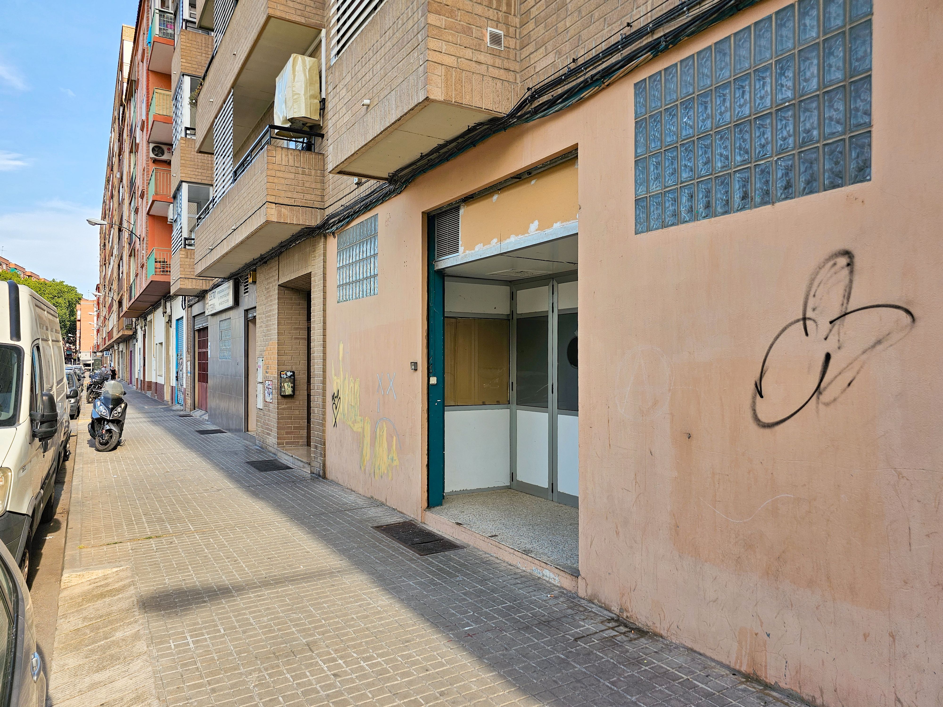 Local de lloguer a Calle de José Martínez Ruiz Azorín, 21, Las Fuentes,  Zaragoza Capital