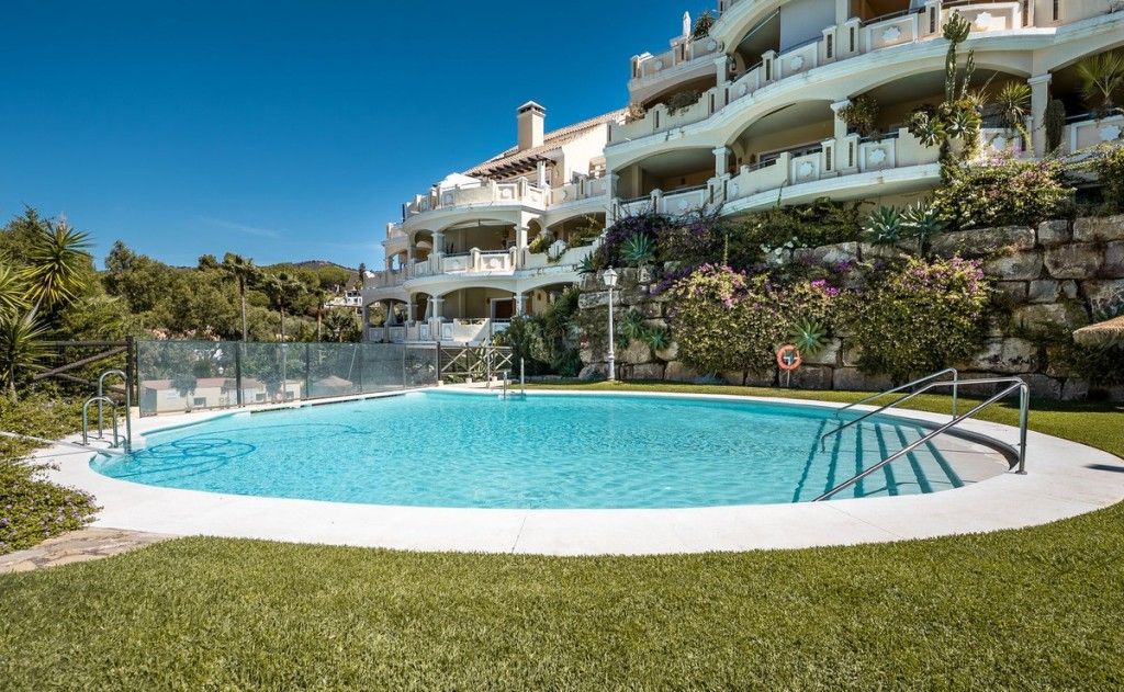 Jardí de Planta baixa en venda en Marbella amb Aire condicionat, Terrassa i Traster