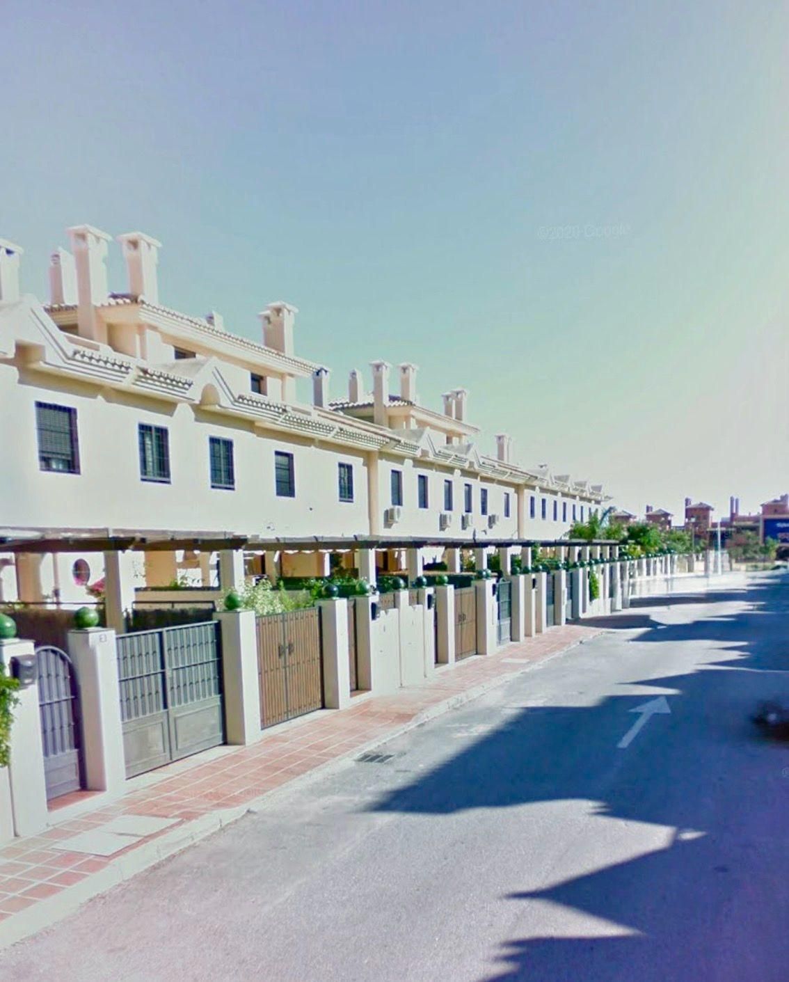 Vista exterior de Casa o chalet en venta en Alhaurín de la Torre con Jardín privado, Terraza y Balcón