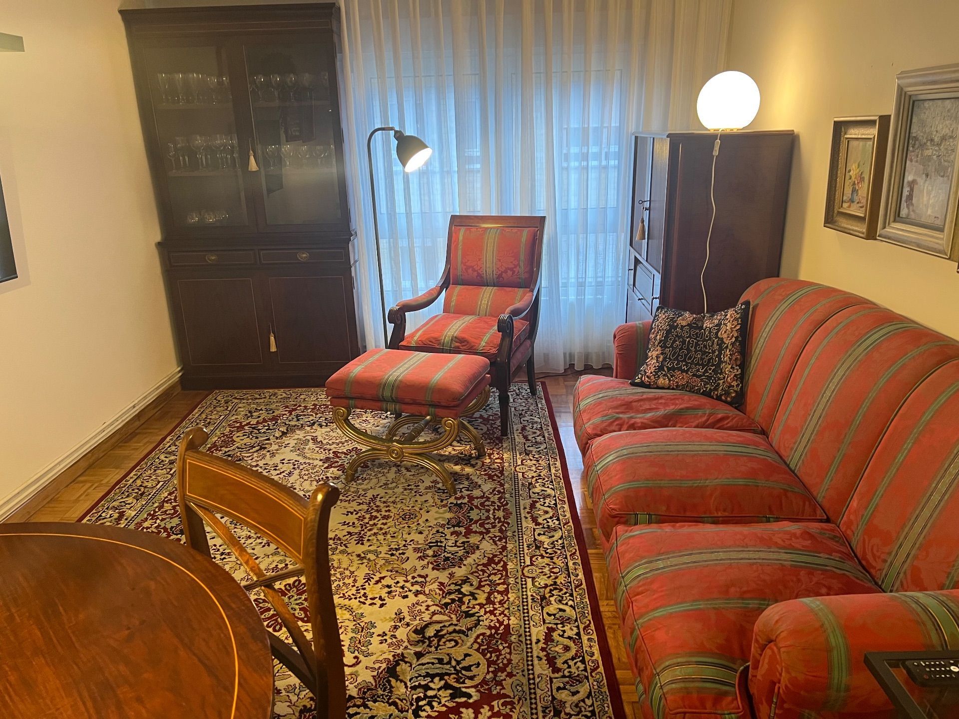 Sala d'estar de Pis de lloguer en Gijón  amb Calefacció i Moblat