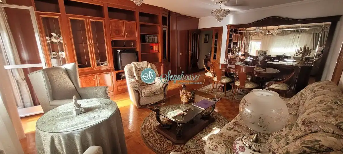 Living room of Flat for sale in Segovia  with Heating, Parquet flooring and Terrace