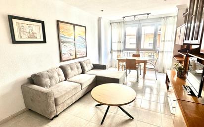 Living room of Flat to rent in  Granada Capital  with Air Conditioner and Balcony