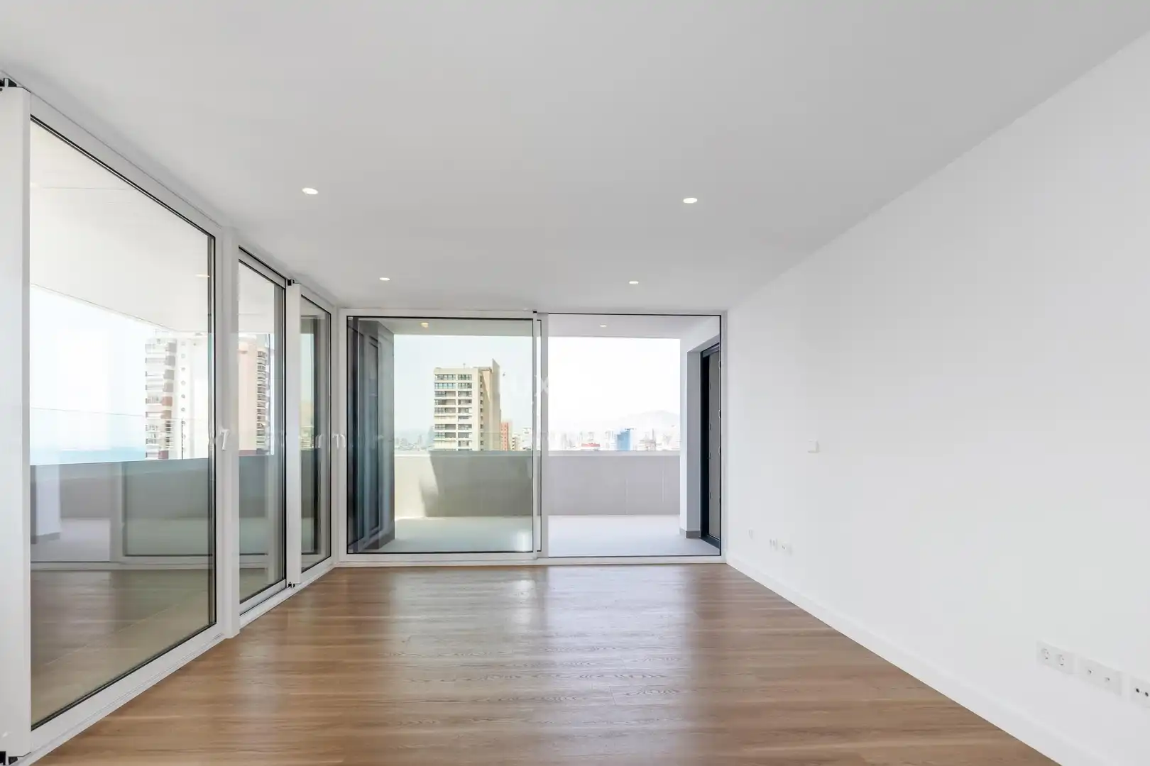 Living room of Flat for sale in Benidorm  with Air Conditioner, Heating and Private garden