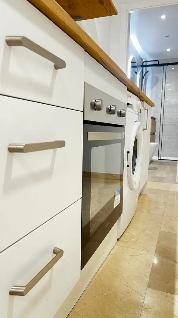 Study for rent in Calle Villa de Rota, Ciudad Jardín - Zoco