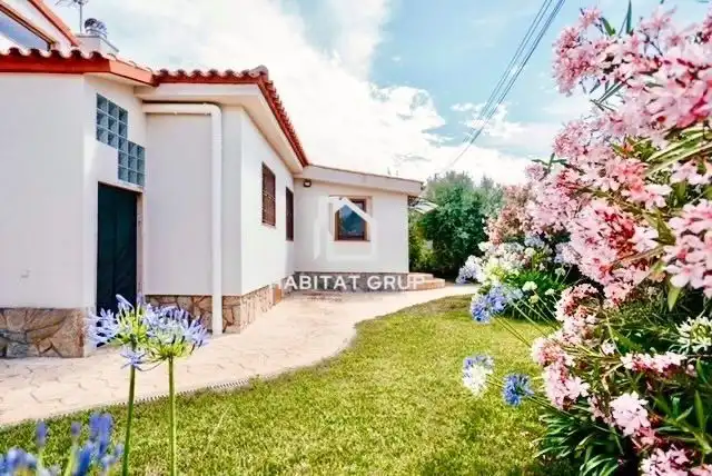 Casa amb piscina en venda a Poble, imagen 4