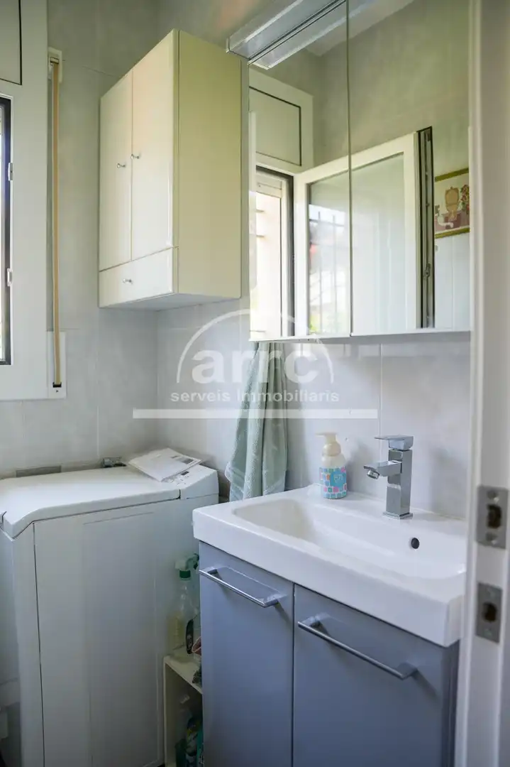 Bathroom of Houses for sale in Cabrils  with Heating, Private garden and Parquet flooring
