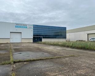 Vista exterior de Nau industrial en venda en Cazalegas