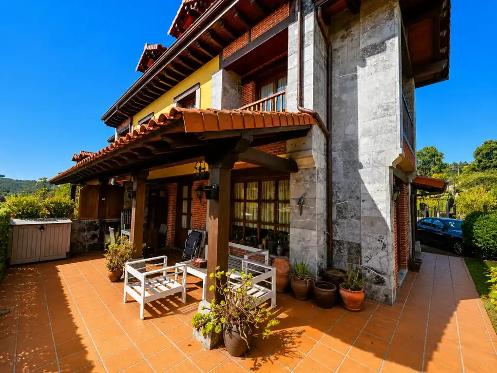 Vista exterior de Casa o chalet en venta en Ribadedeva con Calefacción, Jardín privado y Terraza