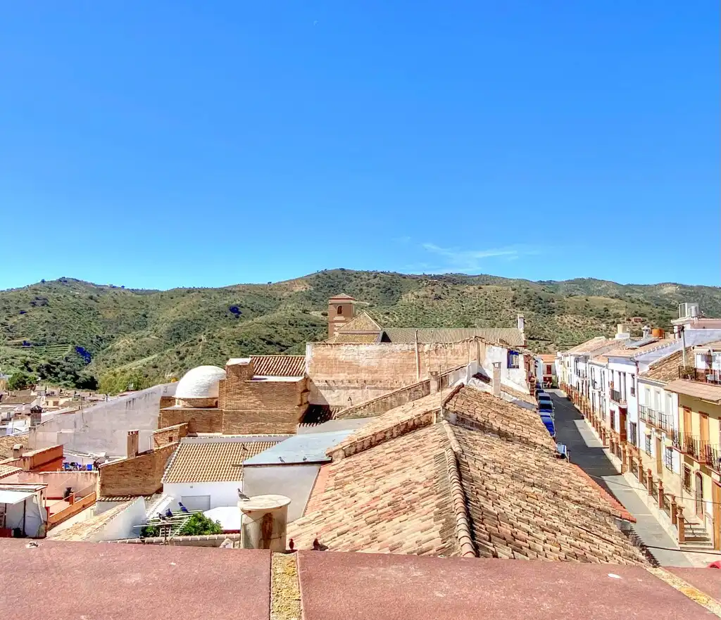 Vista exterior de Dúplex en venda en Riogordo amb Aire condicionat