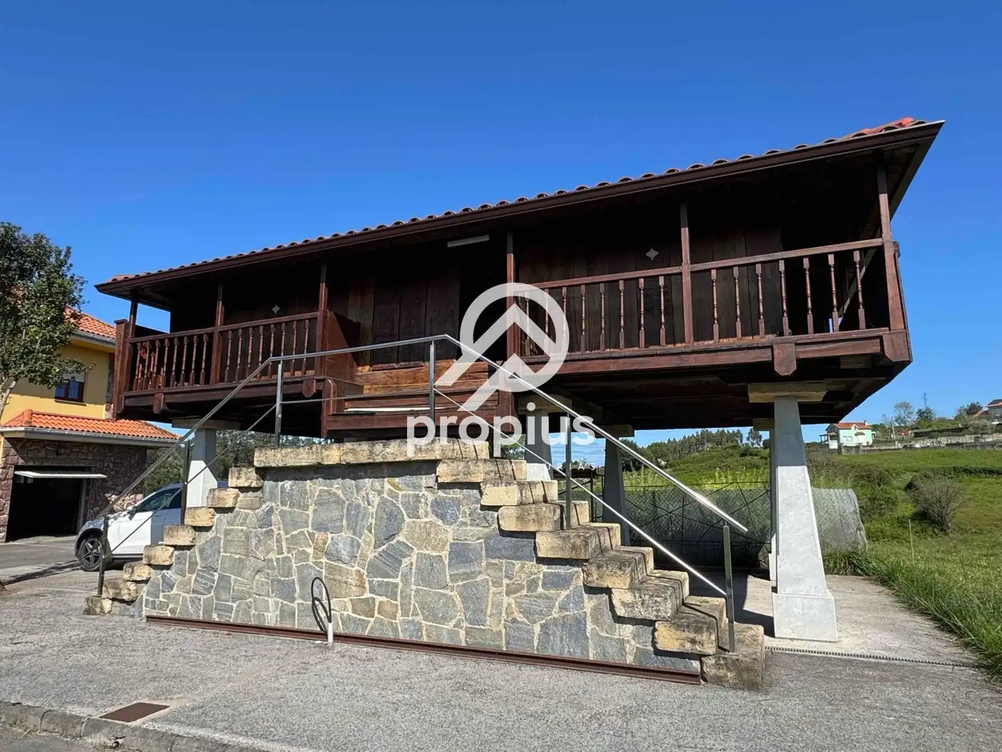 Vista exterior de Casa o chalet en venta en Avilés con Calefacción, Jardín privado y Parquet