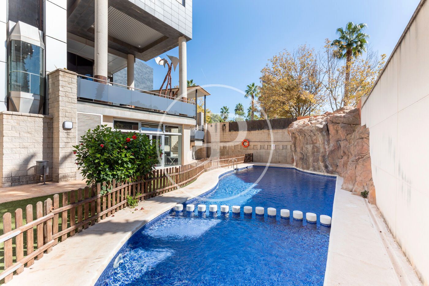 Swimming pool of Attic for sale in  Valencia Capital  with Air Conditioner, Heating and Private garden