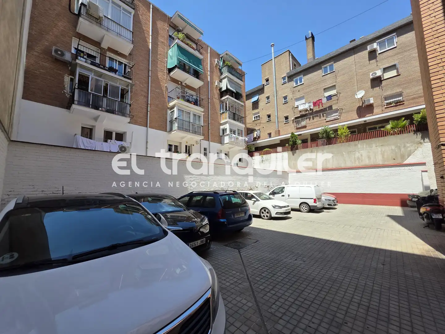 Parking de Piso de alquiler en Madrid con Aire acondicionado, Parquet y Amueblado