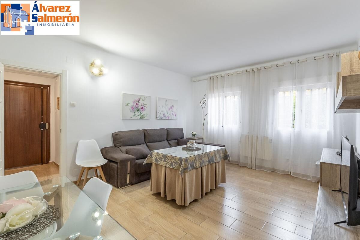 Dormitori de Pis en venda en  Granada Capital amb Aire condicionat i Parquet