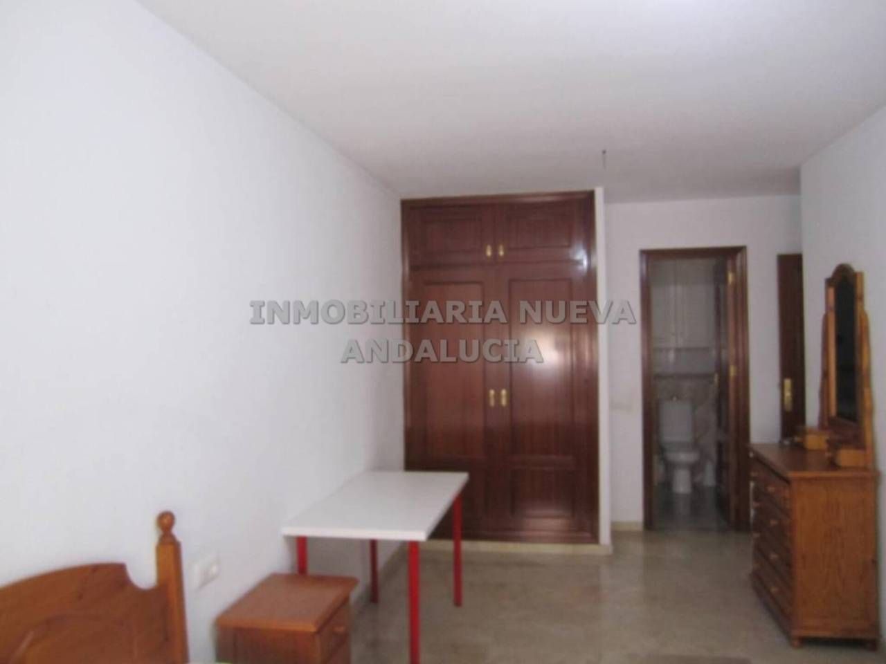 Dormitori de Pis de lloguer en  Almería Capital amb Aire condicionat i Moblat