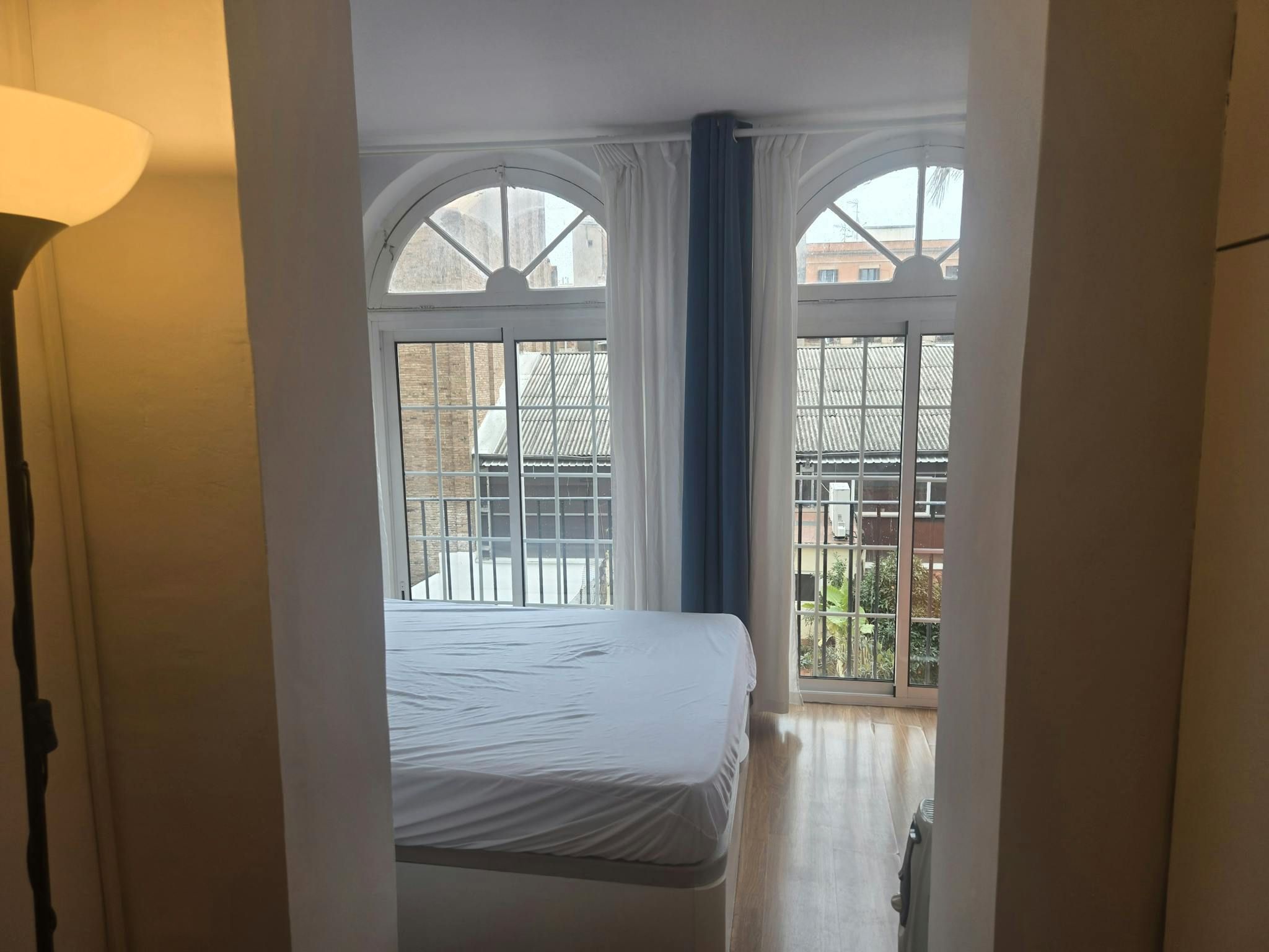 Habitación de Piso de alquiler en  Barcelona Capital con Calefacción, Amueblado y Lavadora