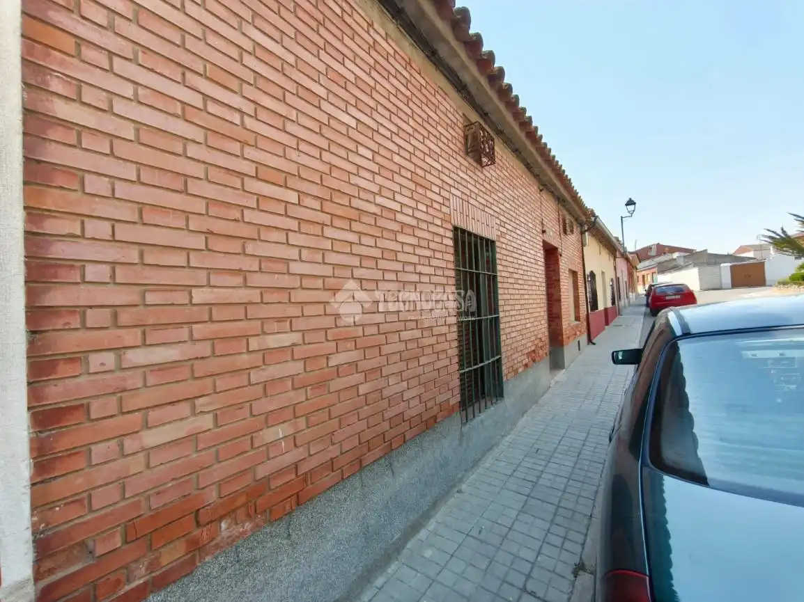 Casa in vendita a Ataquines, imagen 2