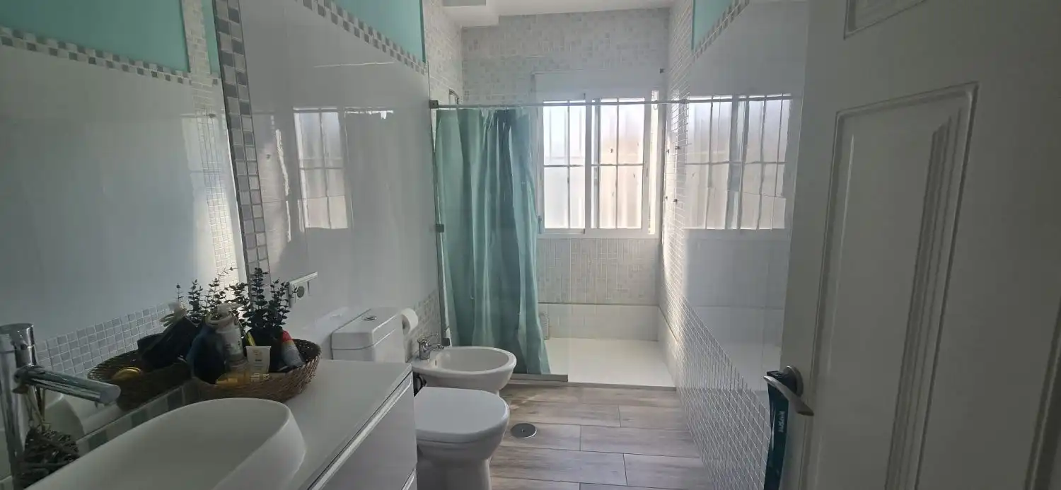 Bathroom of Houses for sale in Alcalá de Guadaira  with Air Conditioner and Terrace