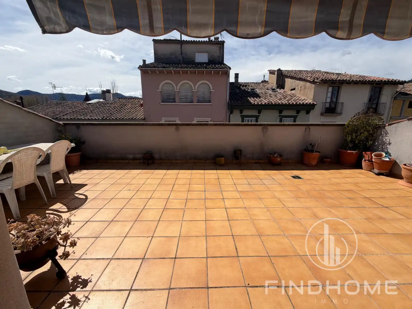 Terrassa de Àtic en venda en Olot amb Aire condicionat, Calefacció i Terrassa