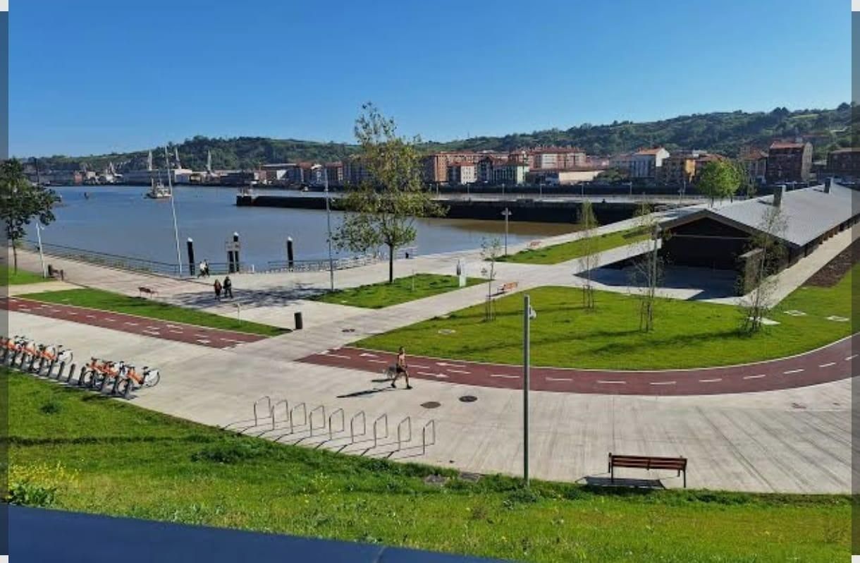 Vista exterior de Piso en venta en Barakaldo  con Calefacción, Jardín privado y Trastero