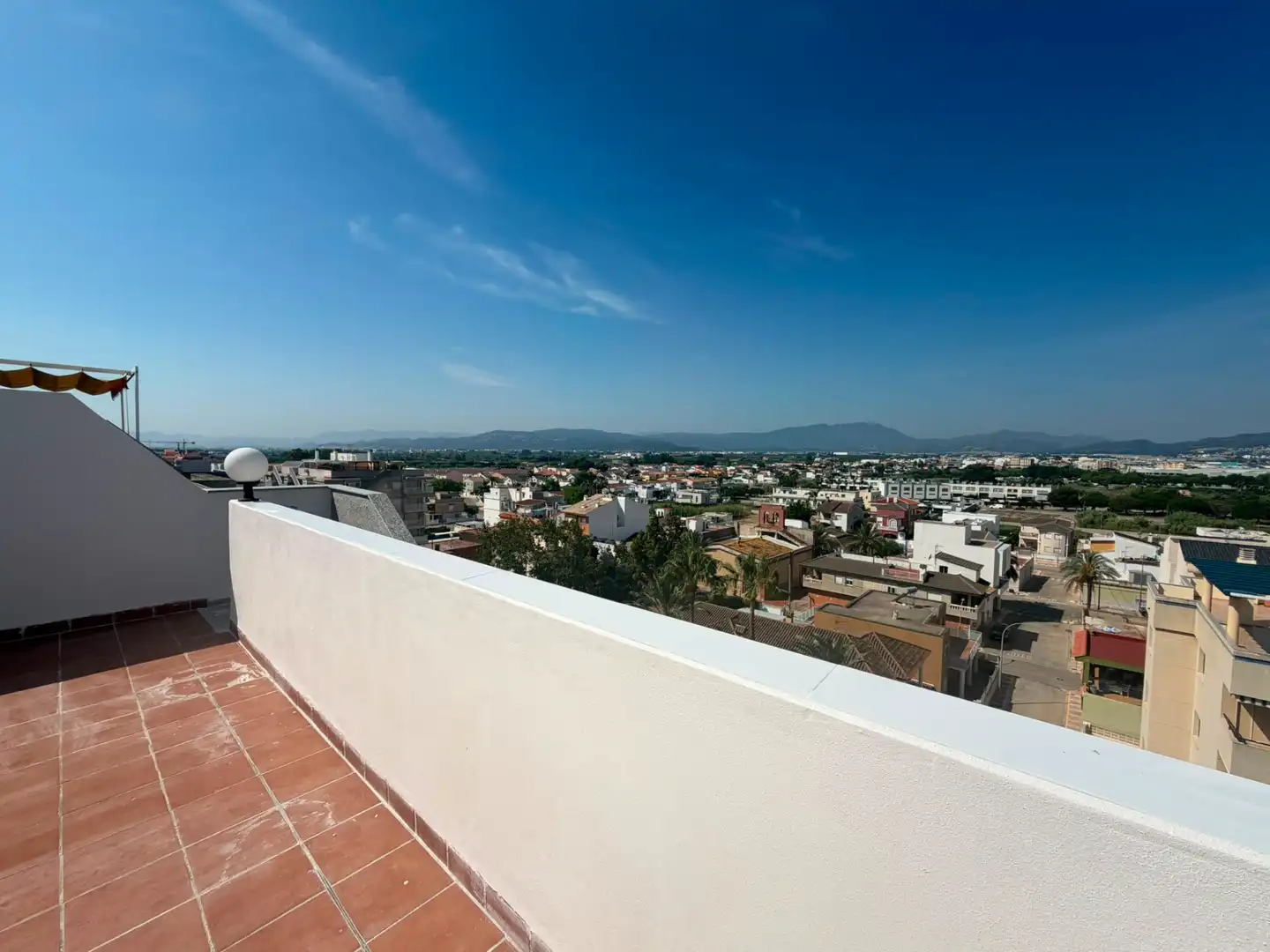 Vista exterior de Àtic en venda en Daimús amb Jardí privat, Terrassa i Traster