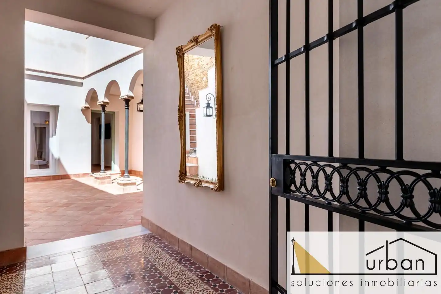 Houses for sale in Chipiona  with Private garden