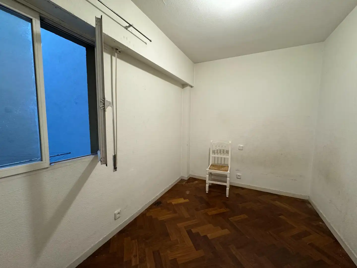 Bedroom of Flat for sale in Madrid  with Air Conditioner, Private garden and Parquet flooring