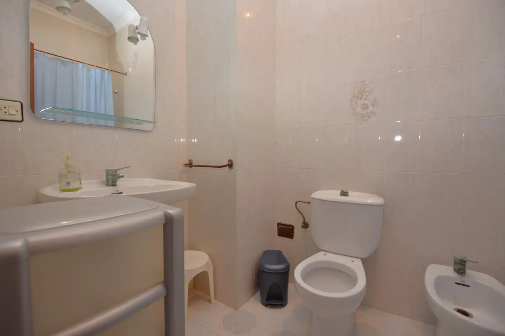 Baño de Casa adosada en venta en Santa Olalla del Cala con Aire acondicionado, Terraza y Balcón