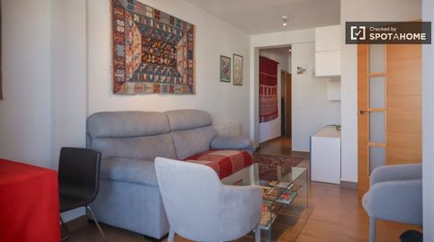 Piso de 2 habitaciones en alquiler en Pacífico, Madrid.
