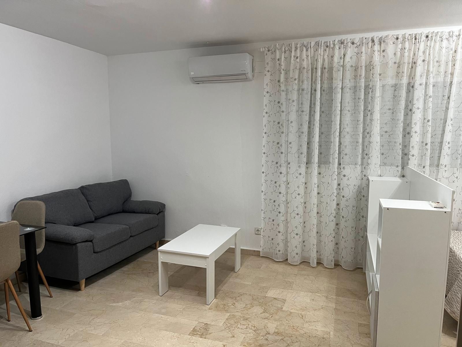 Living room of Study to rent in Ciudad Real Capital  with Air Conditioner and Furnished