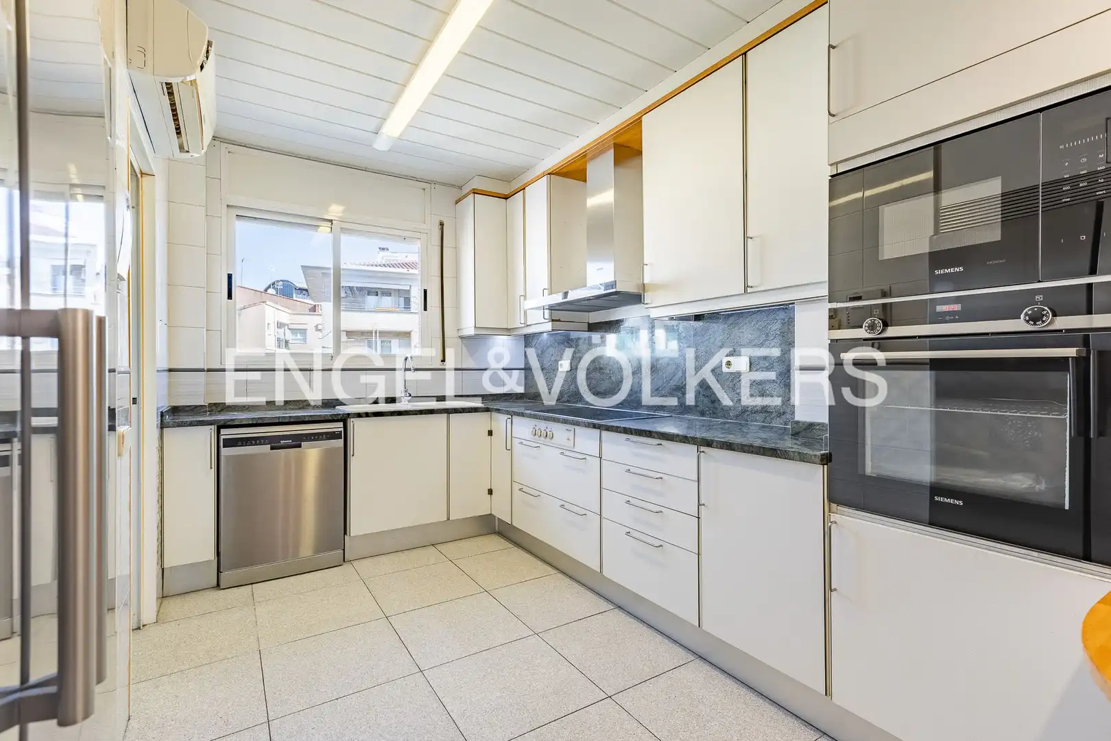 Cocina de Dúplex en venta en Terrassa con Aire acondicionado, Calefacción y Terraza