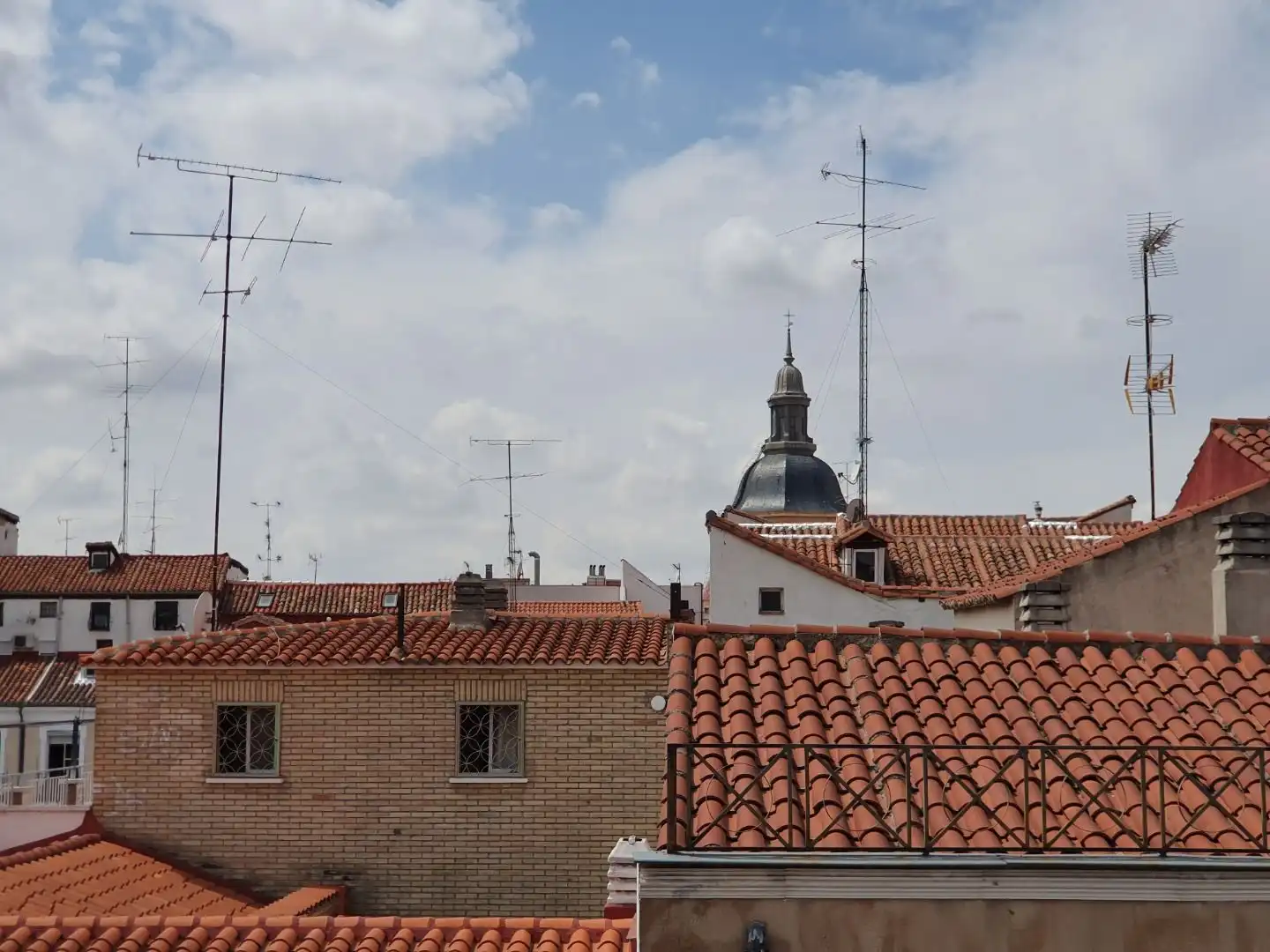 Vista exterior de Ático de alquiler en Madrid con Aire acondicionado, Calefacción y Terraza