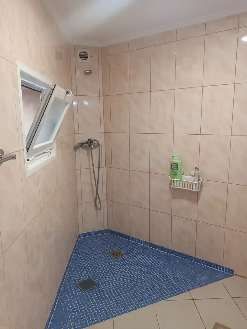Bathroom of Detached homes for rent in Vigo   with Heating, Furnished and Oven