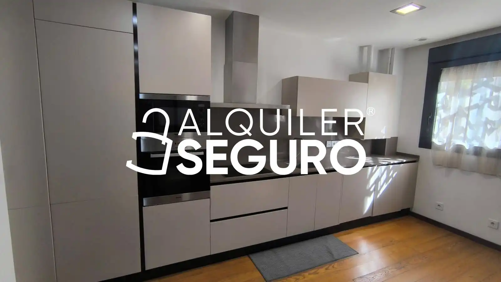 Cocina de Piso de alquiler en Sevilla con Aire acondicionado, Calefacción y Amueblado