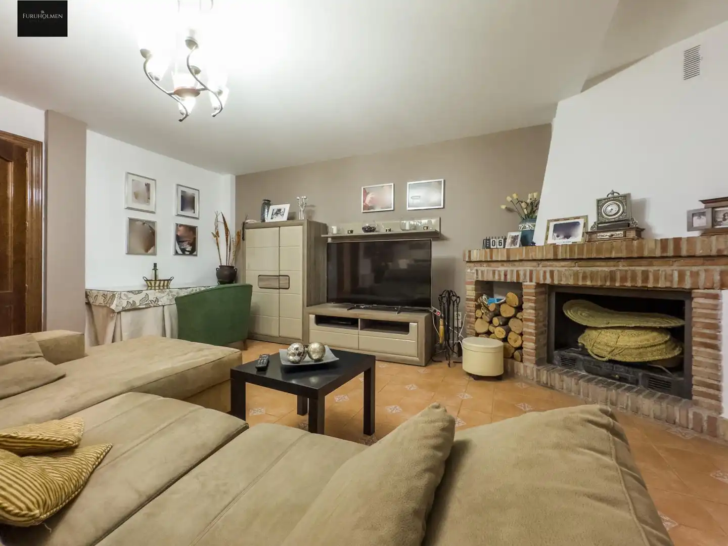 Sala d'estar de Casa adosada en venda en Las Gabias amb Aire condicionat, Calefacció i Jardí privat