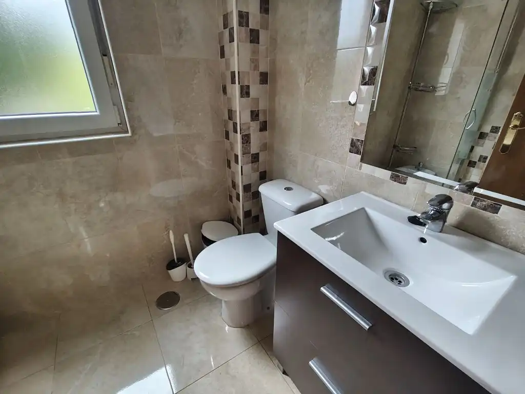 Bathroom of Flat for sale in Avilés