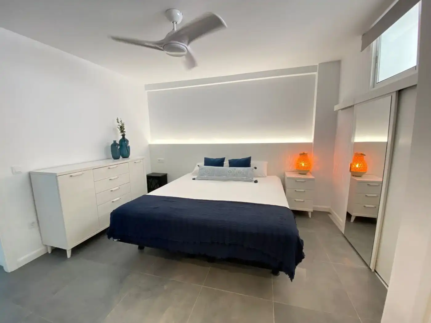 Dormitori de Apartament de lloguer en San Bartolomé de Tirajana amb Aire condicionat, Moblat i Balcó