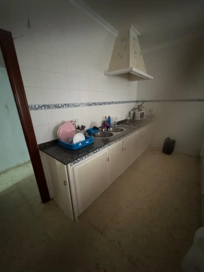 Cuina de Finca rústica en venda en Sanlúcar de Barrameda amb Aire condicionat, Jardí privat i Parquet
