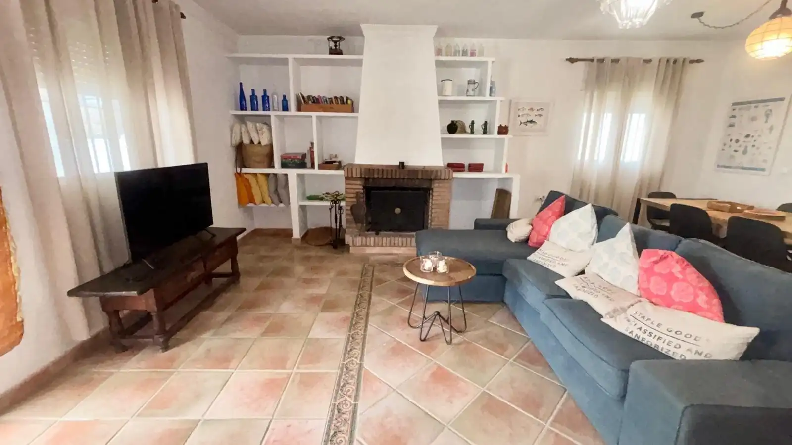 Sala d'estar de Finca rústica en venda en Barbate amb Jardí privat, Terrassa i Traster