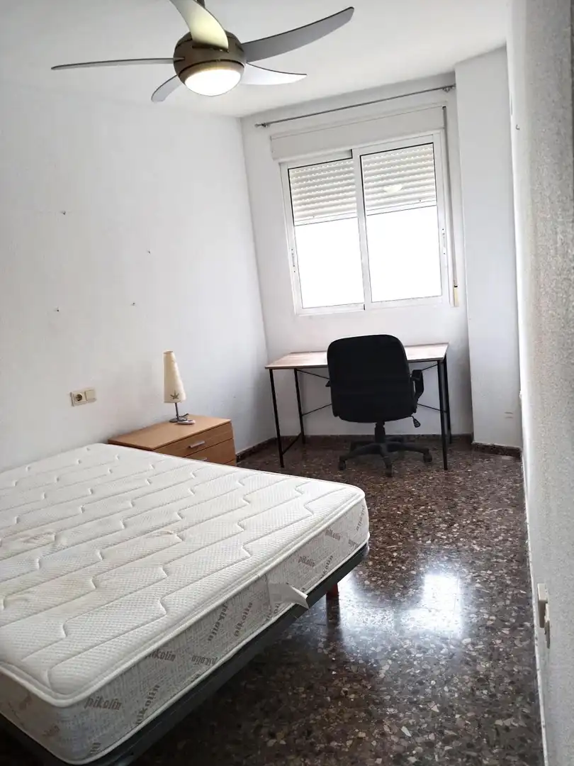 Schlafzimmer von Wohnung zur Miete in Alfara del Patriarca