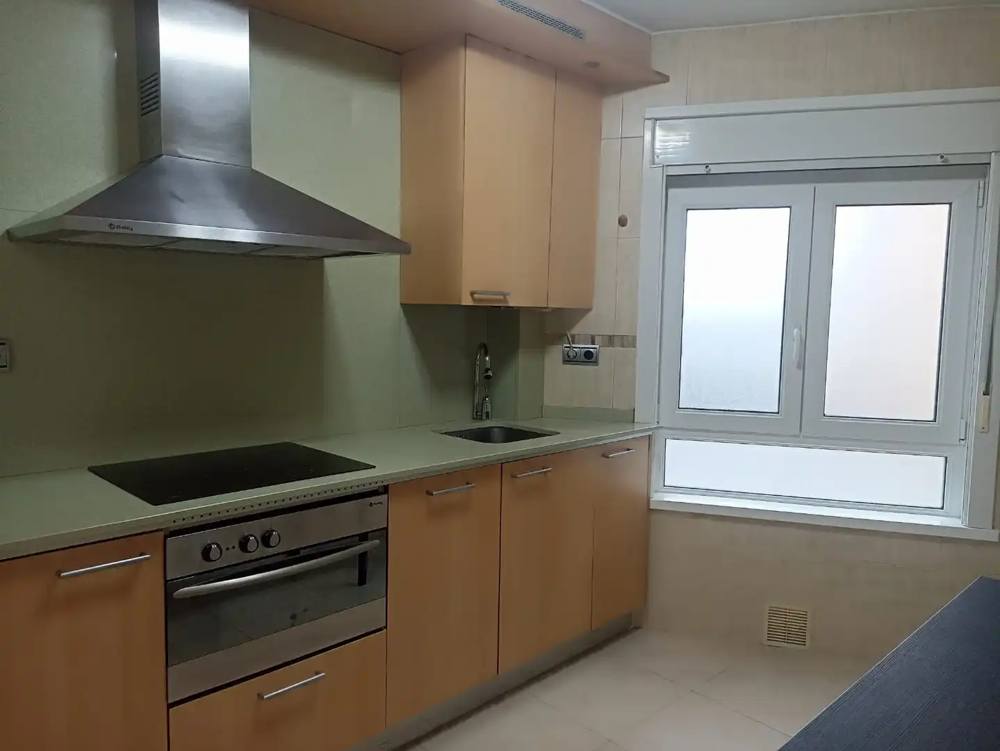 Cocina de Piso en venta en Carballo con Calefacción y Amueblado
