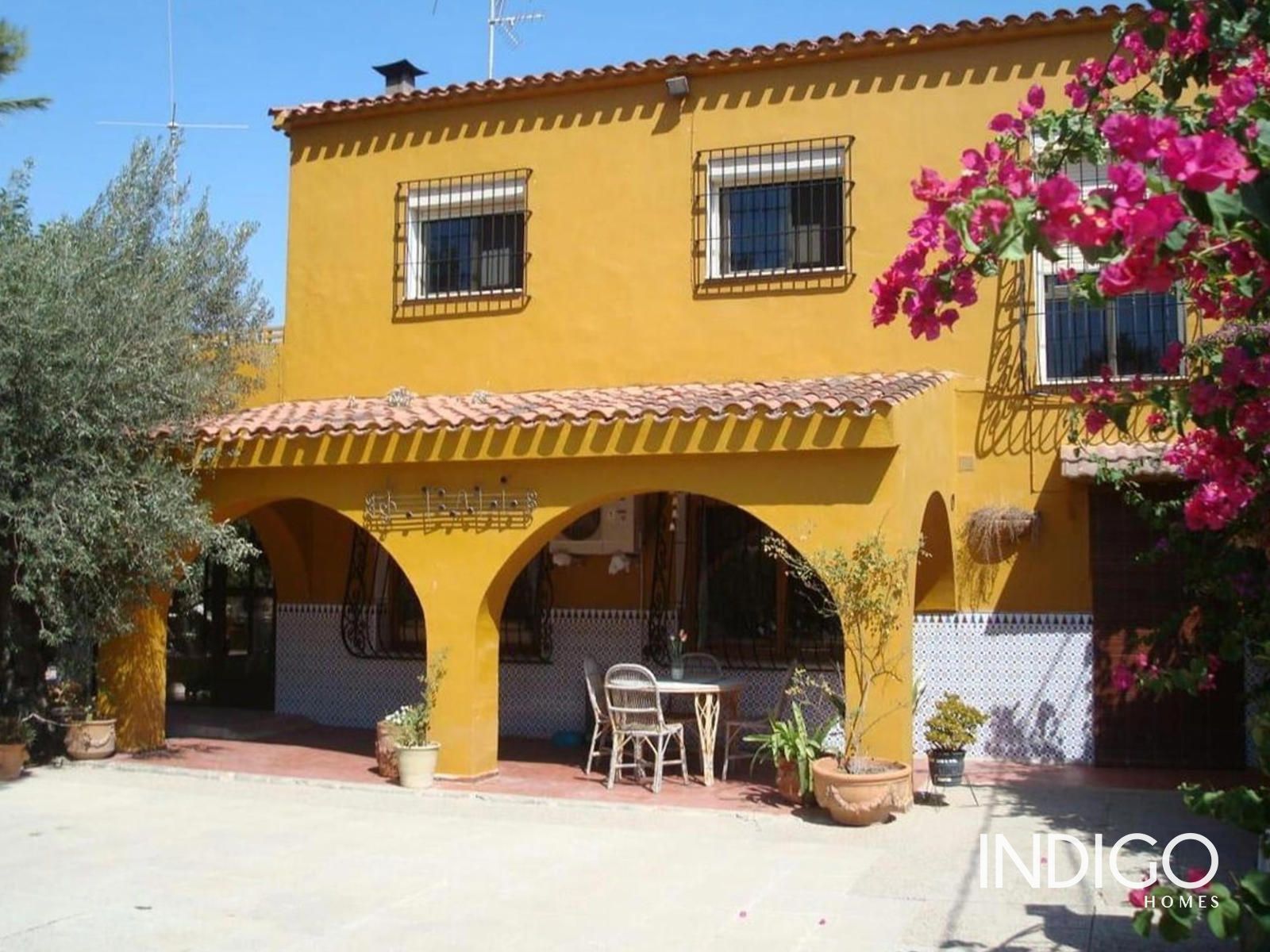 Vista exterior de Casa o xalet en venda en Alicante / Alacant amb Aire condicionat, Calefacció i Terrassa