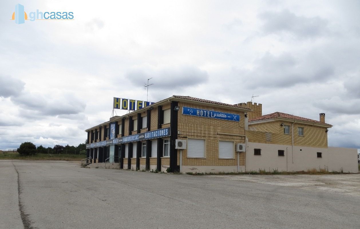 Exterior view of Building for sale in Madrigalejo del Monte