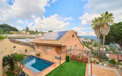 Vista exterior de Casa o xalet en venda en Argentona amb Aire condicionat, Calefacció i Jardí privat