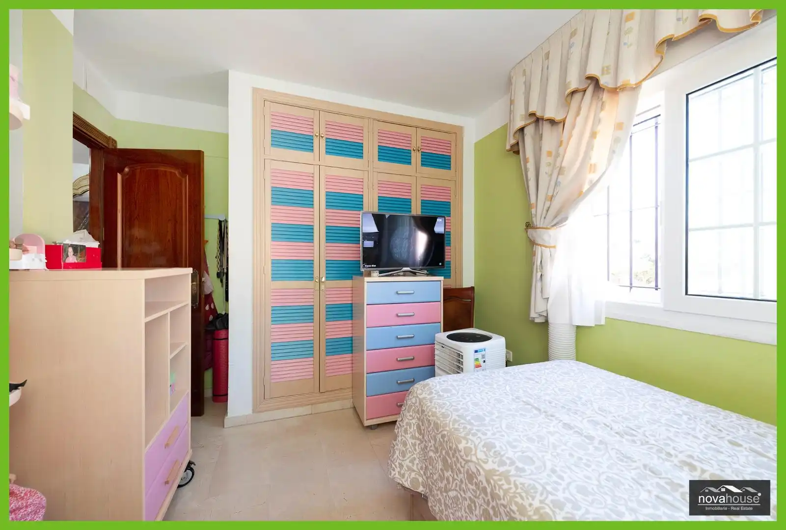 Habitación de Casa o chalet en venta en Torremolinos con Aire acondicionado, Jardín privado y Trastero